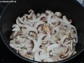 Ueberbackene-frikadellen-in-tomaten-champignon-sosse-010